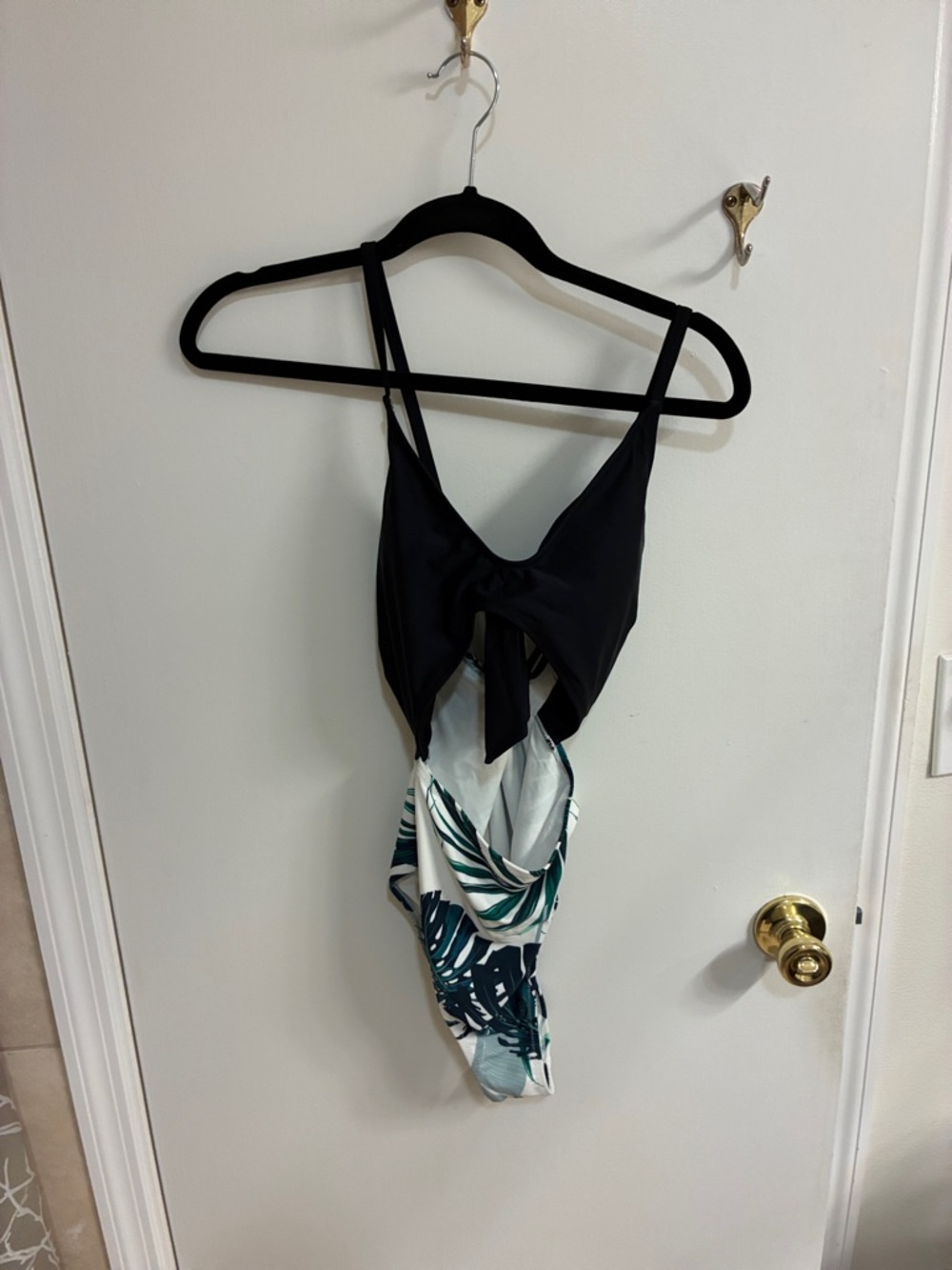 NWT Cupshe Black & Green Tropical One-Piece Swimsuit Sz L